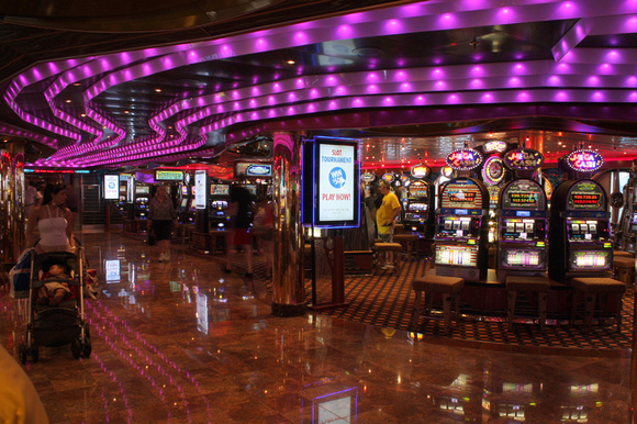 Carnival Dream, Jackpot Casino and Bar